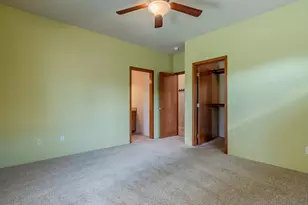 708 Isherwood Dr, Central Point, OR 97502 - Photo 19