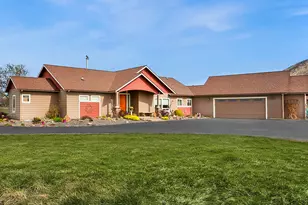 2305 NE Wilcox Ave, Terrebonne, OR 97760 - Photo 3