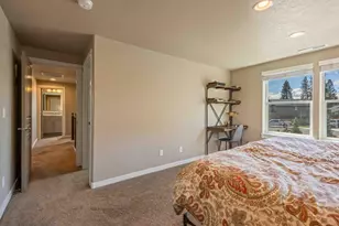 746 N Roundhouse Ct, Sisters, OR 97759 - Photo 13