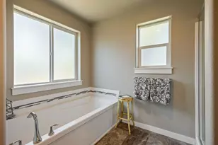 746 N Roundhouse Ct, Sisters, OR 97759 - Photo 15