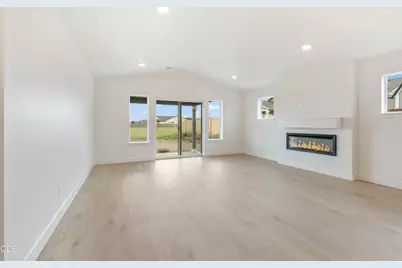 406 NW Monte Vista Avenue #124, Madras, OR 97741 - Photo 3