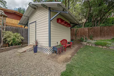 1203 4th Avenue, Gold Hill, OR 97525 - Photo 33
