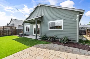 1350 Swayze Ln, Medford, OR 97501 - Photo 7
