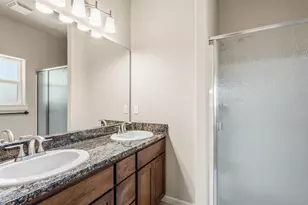 1350 Swayze Ln, Medford, OR 97501 - Photo 3
