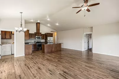 1350 Swayze Lane, Medford, OR 97501 - Photo 13