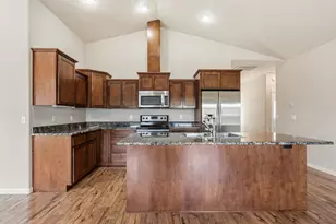 1350 Swayze Ln, Medford, OR 97501 - Photo 23