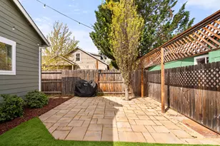 1350 Swayze Ln, Medford, OR 97501 - Photo 9