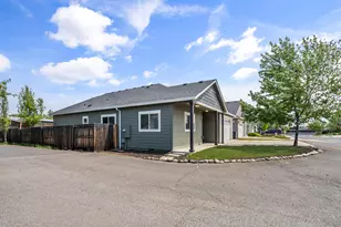 1350 Swayze Ln, Medford, OR 97501 - Photo 13
