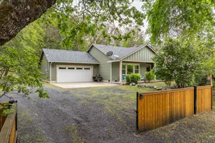 769 Portland Ave, Grants Pass, OR 97526 - Photo 3