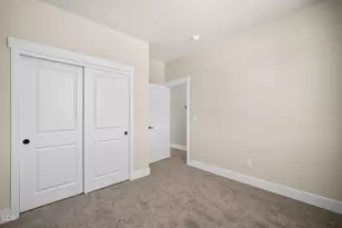 887 NW 18th Ct, Redmond, OR 97756 - Photo 51