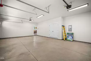887 NW 18th Ct, Redmond, OR 97756 - Photo 55