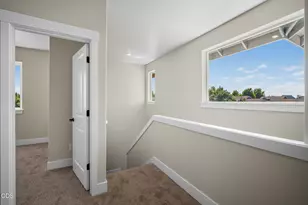 887 NW 18th Ct, Redmond, OR 97756 - Photo 43