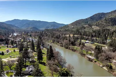 8550 Rogue River Highway, Grants Pass, OR 97527 - Photo 39