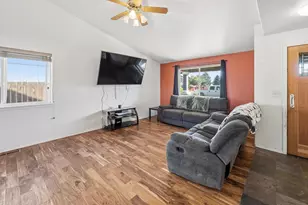 2113 NW 22nd St, Redmond, OR 97756 - Photo 5