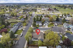 2813 SW Volcano Ct, Redmond, OR 97756 - Photo 25