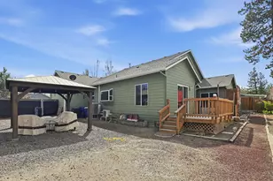 209 SE Soft Tail Dr, Bend, OR 97702 - Photo 21