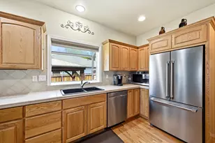 209 SE Soft Tail Dr, Bend, OR 97702 - Photo 9