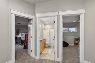 3357 SW 35th St, Redmond, OR 97756 - Photo 23