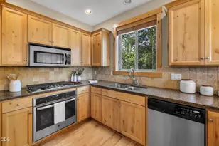 601 SW Otter Way, Bend, OR 97702 - Photo 9