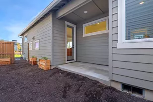 20867 SE Caldera Dr, Bend, OR 97702 - Photo 39