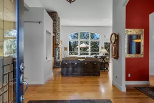 16923 Royal Coachman Dr, Sisters, OR 97759 - Photo 9