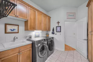 16923 Royal Coachman Dr, Sisters, OR 97759 - Photo 35