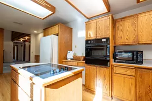 209 College Dr, Grants Pass, OR 97527 - Photo 19