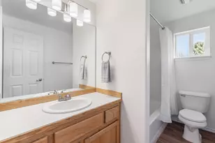 19975 Rock Bluff Cir, Bend, OR 97702 - Photo 23