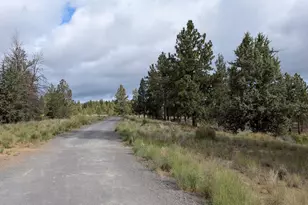 19975 Rock Bluff Cir, Bend, OR 97702 - Photo 33