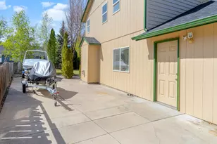 19975 Rock Bluff Cir, Bend, OR 97702 - Photo 29
