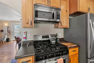 696 Liberty St, Ashland, OR 97520 - Photo 9