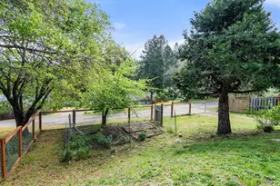 696 Liberty St, Ashland, OR 97520 - Photo 65