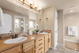 2781 NE Spring Water Pl, Bend, OR 97701 - Photo 9