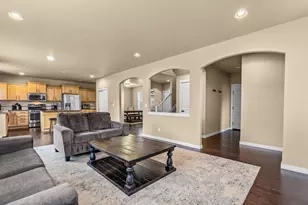2781 NE Spring Water Pl, Bend, OR 97702 - Photo 3