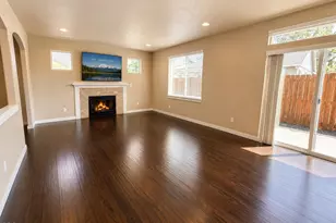 2781 NE Spring Water Pl, Bend, OR 97701 - Photo 3