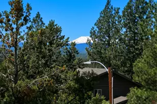 2068 NW Cascade View Dr, Bend, OR 97703 - Photo 71