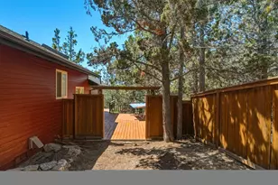 2068 NW Cascade View Dr, Bend, OR 97703 - Photo 45