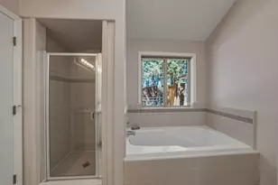 2068 NW Cascade View Dr, Bend, OR 97703 - Photo 27