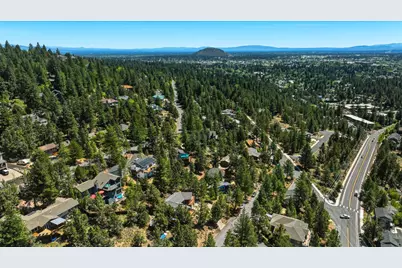 2068 NW Cascade View Drive, Bend, OR 97703 - Photo 71