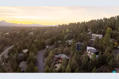 2068 NW Cascade View Drive, Bend, OR 97703 - Photo 41