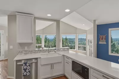 2068 NW Cascade View Drive, Bend, OR 97703 - Photo 19