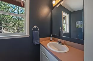 2068 NW Cascade View Dr, Bend, OR 97703 - Photo 21