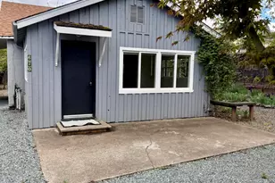 670 N 5th St, Jacksonville, OR 97530 - Photo 9
