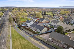 220 NW 28th St, Redmond, OR 97756 - Photo 29