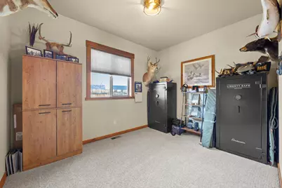 220 NW 28th Street, Redmond, OR 97756 - Photo 11
