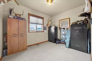 220 NW 28th St, Redmond, OR 97756 - Photo 11