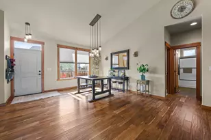 220 NW 28th St, Redmond, OR 97756 - Photo 3