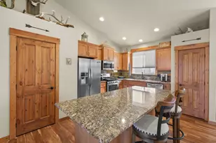 220 NW 28th St, Redmond, OR 97756 - Photo 7