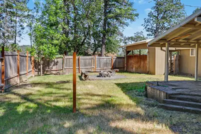 5835 Rogue River Drive, Eagle Point, OR 97524 - Photo 9