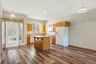 1085 Golden Pheasant Dr, Redmond, OR 97756 - Photo 3